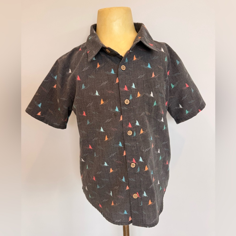 Feather 4 Arrow Shark Pattern Button-Down Shirt - Charcoal